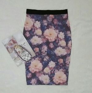 Lovely floral Zara skirt